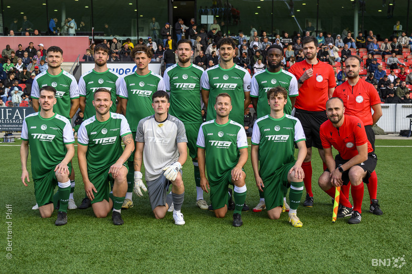 Preuve que l'effectif bôlois n'a pas beaucoup changé : le 11 de base de la dernière finale de la Coupe neuchâteloise est encore présent dans l'effectif cette saison. (Photo : archives Bertrand Pfaff)