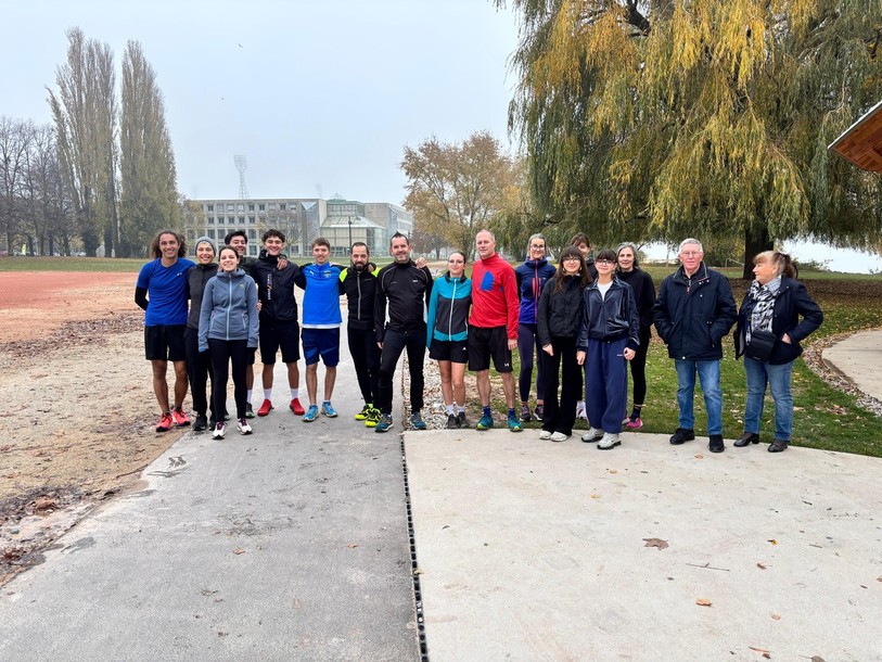 Une quinzaine de personnes était présente samedi matin aux Jeunes-Rives pour faire la Boucle ou la Bouclette. 