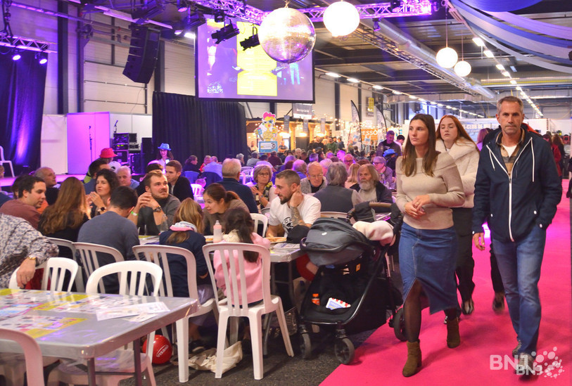 Moutier Expo a vibré au rythme du disco depuis mercredi et jusqu’au dimanche 9 novembre. (Photo : Pauline Chavanne.)