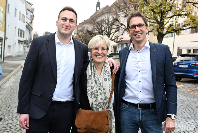 Rosalie Beuret Siess et ses colistiers Raphaël Ciocchi (à droite) et Valentin Zuber (à gauche) sont parvenus à faire basculer le Gouvernement à gauche ce dimanche.