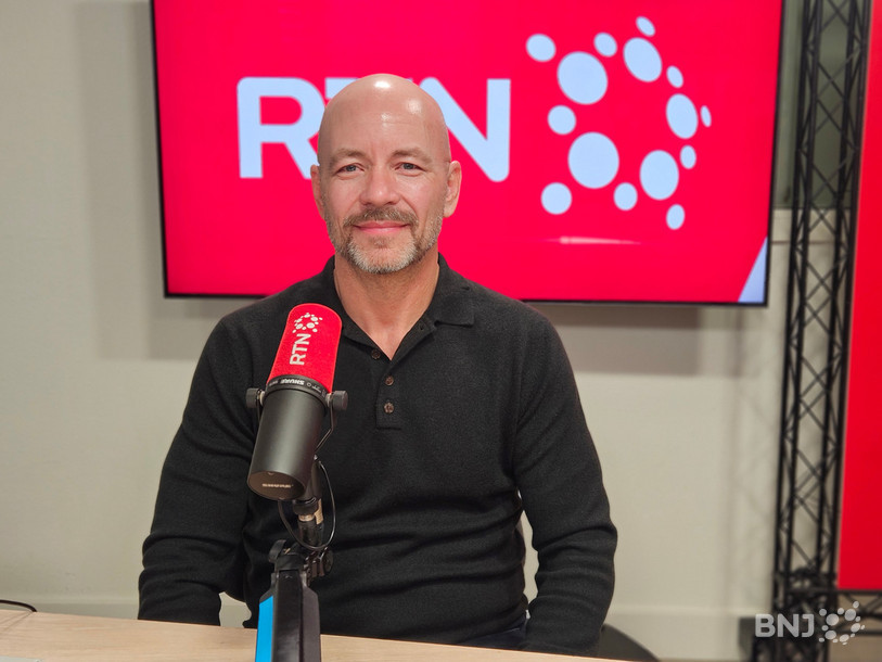 Jason Grant est le co-auteur des deux ouvrages qui abordent le passé et le présent de la botanique dans le canton de Neuchâtel.