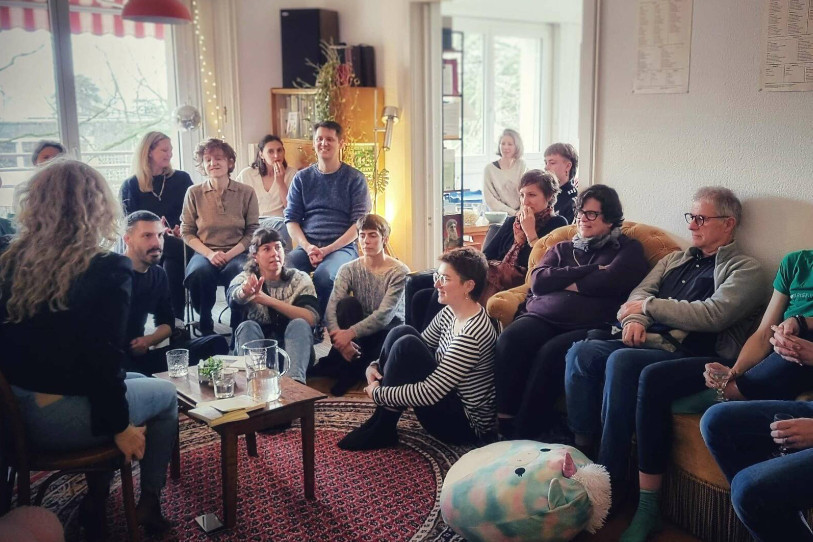 Les Lectures Canap' permettent de rencontrer des auteurs dans un cadre intime (Photo : Lectures Canap')