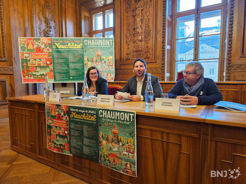 De gauche à droite: Caroline Juillerat, déléguée à l'économie et aux commerces, Jonathan Gretillat, conseiller communal en charge des finances, de l'économie, des affaires sociales et de la population, Bernard Schneider, président de l'association des commerçants Neuchâtel Centre.