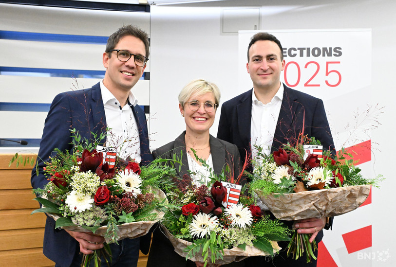 Valentin Zuber, Rosalie Beuret-Siesse et Raphaël Ciocchi lors des résultats de l'élection au Gouvernement, le 9 novembre dernier. (Photo : Georges Henz.)