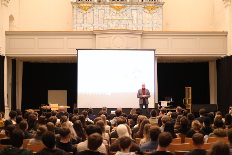 Au total, six classes dont trois du Jura ont participé à cette soirée. (Photo : Canton du Jura.)
