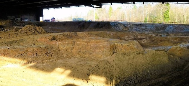 L'encaissant assaini de la partie nord de la décharge chimique de Bonfol. (Photo : Canton du Jura, mars 2017).