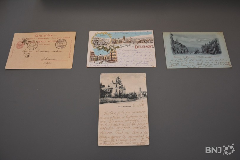 La carte postale a connu de nombreuses évolutions. 