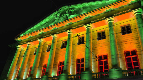 Les bâtiments publics seront illuminés en orange à Neuchâtel, Le Locle et La Chaux-de-Fonds pour la campagne « Orangeons le monde » contre les violences de genre. (Photo : Ville de Neuchâtel)