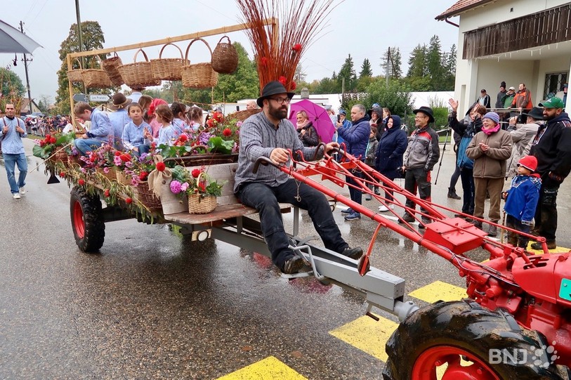 Le public a répondu présent malgré la pluie à la désalpe du Boéchet.
