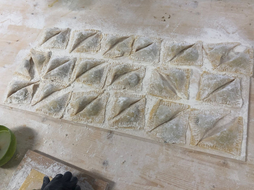 Le pètelas de Fontenais, ici avant sa cuisson, est une spécialité villageoise remise au goût du jour par l'école du village ajoulot. (Photo : Ecole de Fontenais)