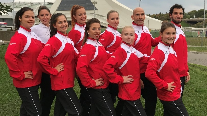 L’équipe de Suisse de Pole Sports au Championnat du monde 2019. Devant depuis la gauche, les Jurassiennes : Romane Moscaritolo, Léonie De Sloovere, Léonie Kohler. 