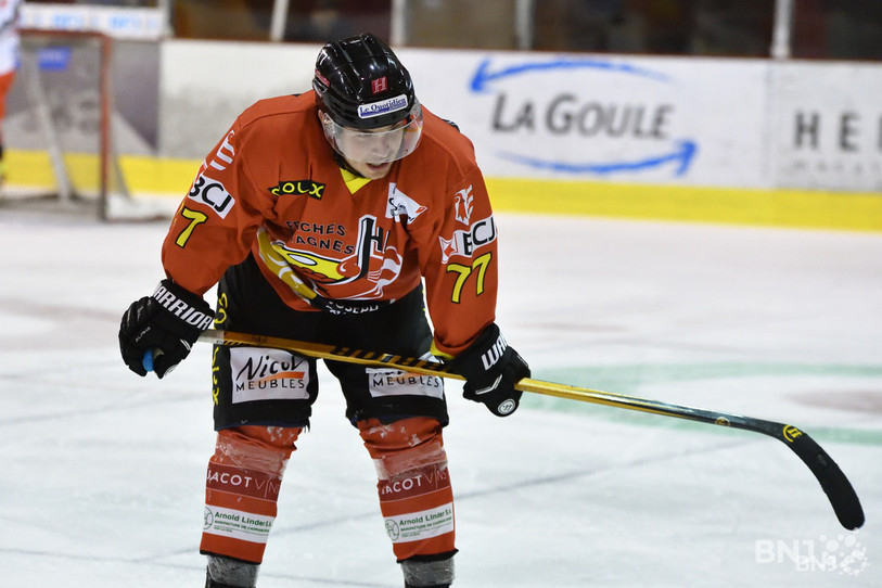 Théo Bertrand et le HCFM se sont inclinés à Saastal. (Photo : archives / Georges Henz).