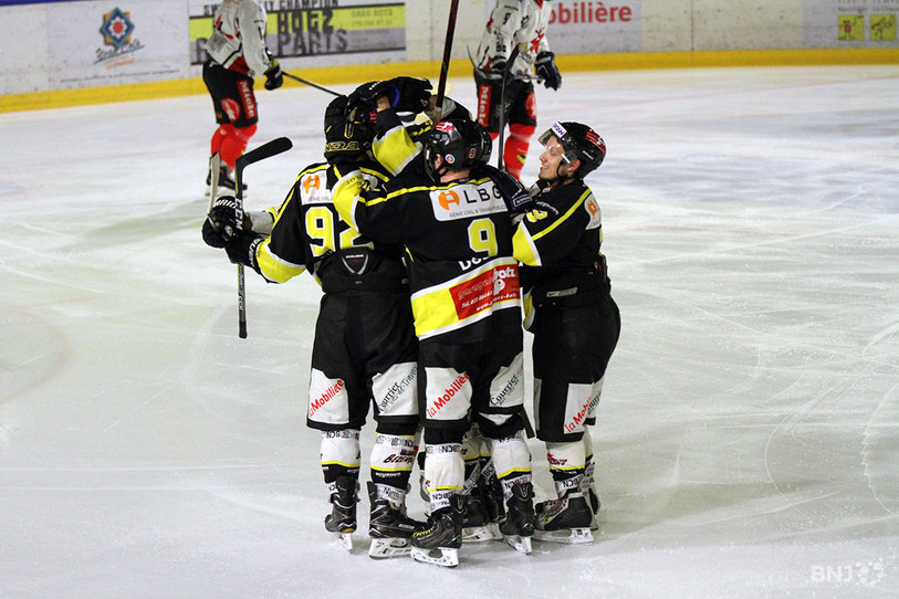 Le CP Fleurier a largement gagné samedi et confirme sa place de leader de 2e ligue. (photo: archives)