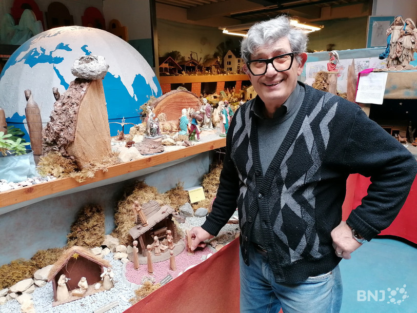 Giovanni Resta, épaulé par une quarantaine de bénévoles au total, ne compte pas ses heures pour préparer et installer l’exposition de crèches.