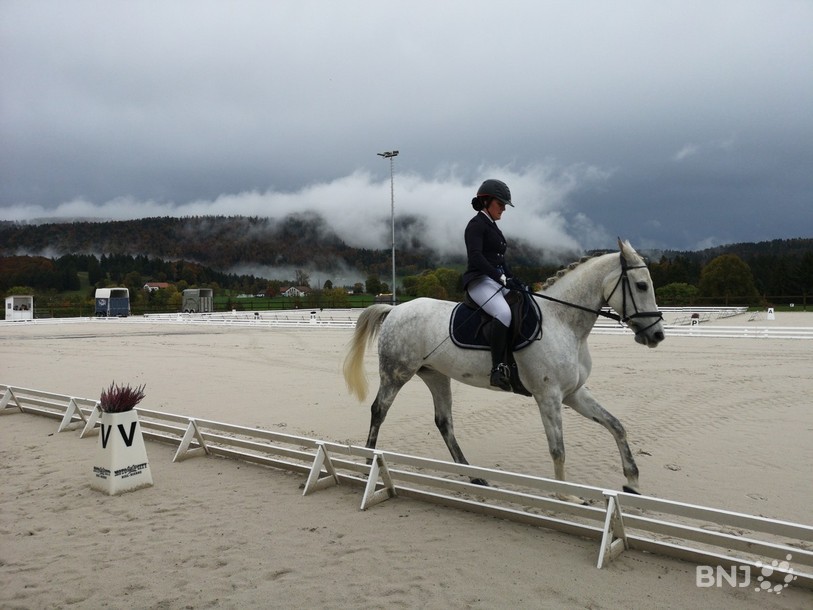 Les épreuves ont démarré samedi matin avec une heure de retard en raison de la pluie battante. 