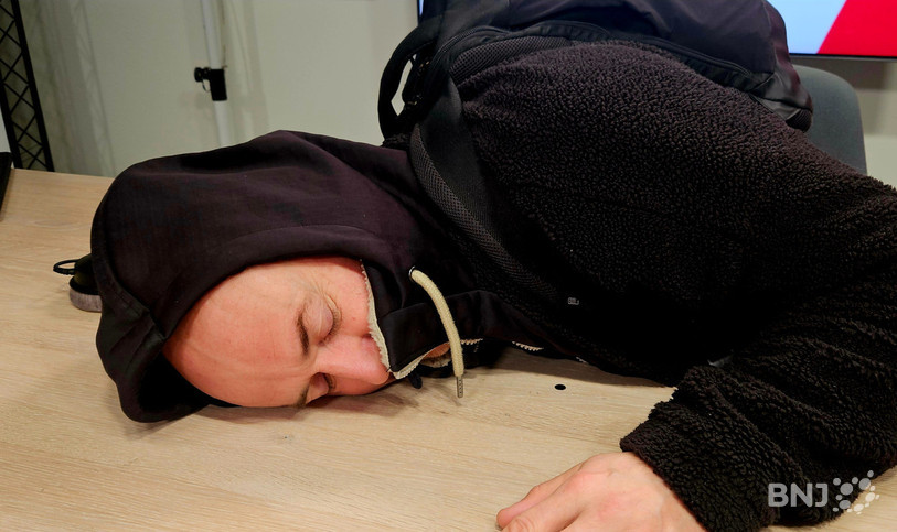 David Charles, à peine sorti du lit (et pas vraiment réveillé), dans « La Matinale ».