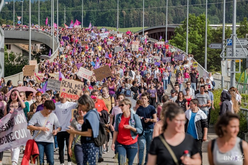 Le 14 juin 2019 dernier, plus de 10'000 personnes ont marché dans les rues à l'occasion de la grève des femmes. (Photo : Jonathan Vallat)