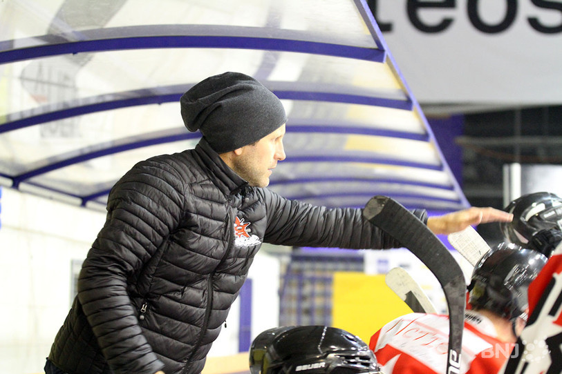 Steve Pochon dispute ses derniers matches sur le banc de Star Chaux-de-Fonds. Il rejoindra Saint-Imier la saison prochaine. (photo:archives)