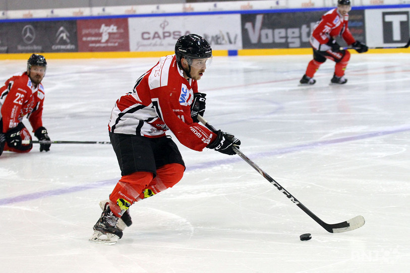 Le HC Star Chaux-de-Fonds a inscrit quatre buts dans le dernier tiers-temps pour faire la différence vendredi soir. (photo : archives)