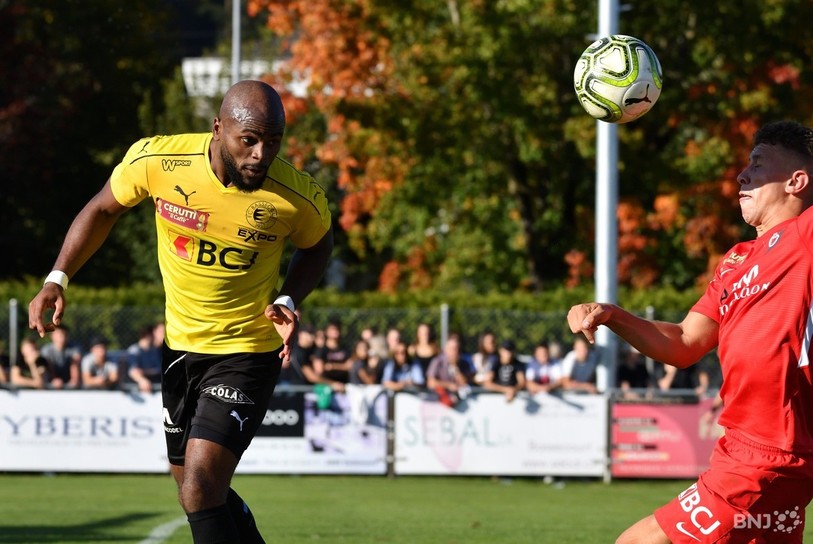 Arrivé de 3e ligue cet été, Charles Noundou s'est très vite imposé comme le patron de la défense du FC Bassecourt (photo : Georges Henz).