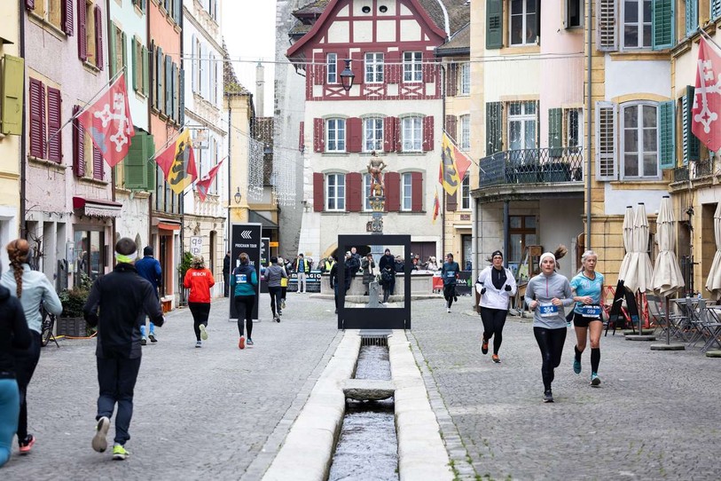 Quelque 2'400 coureurs ont foulé les pavés neuvevillois en 2024. Un record. (Photo : Archives/Anne-Camille Vaucher)