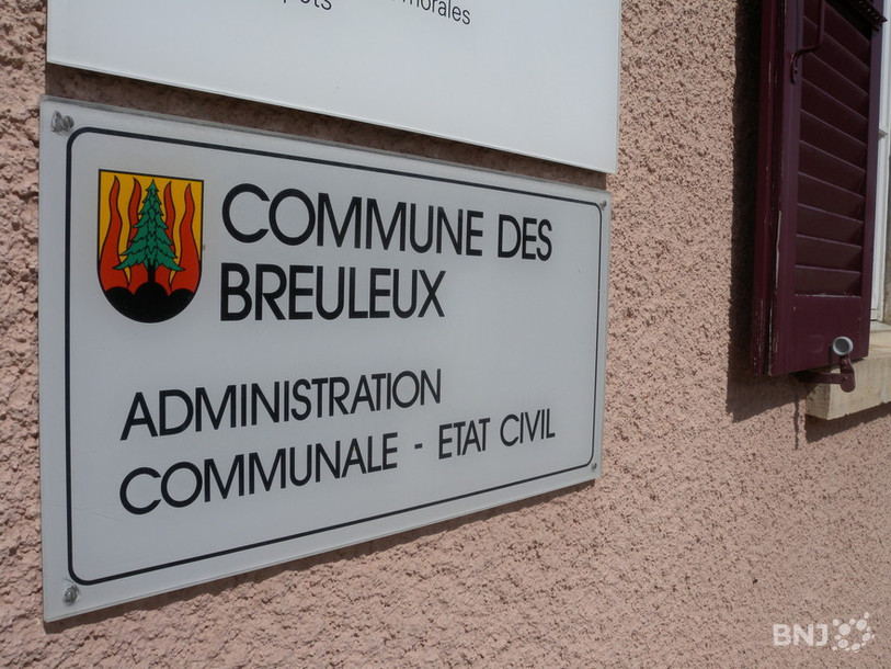 Le conseil communal des Breuleux a décidé plusieurs mesures pour aider sociétés, entreprises et commerces face aux conséquences de la crise sanitaire. (Photo : archives).