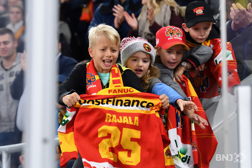 Toni Rajala était au centre de toutes les attentions après son doublé. Il n'avait plus marqué à domicile en championnat depuis la première journée. (Photo : Georges Henz)
