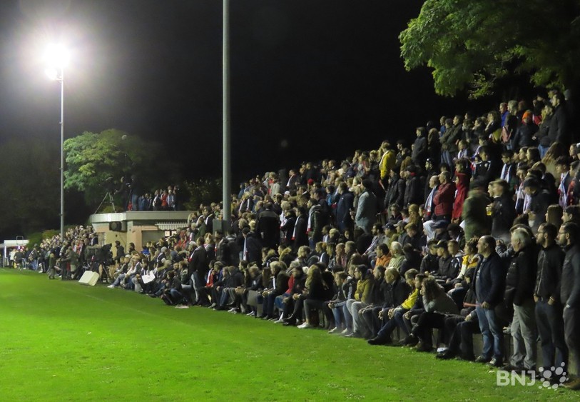 Le public a rempli le stade du Bord du Lac.