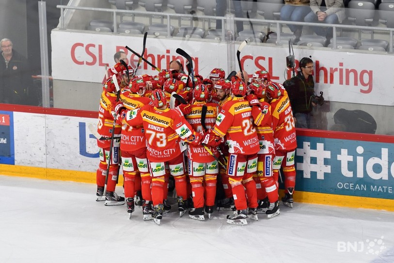 La joie collective des Seelandais après le but de la victoire inscrit par Jason Fuchs. (Photo : Georges Henz)