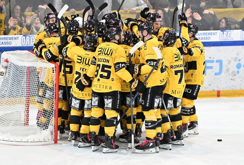 Le HC Ajoie peut fêter, il vient de signer un succès convaincant dans le championnat de National League (photo : Georges Henz).