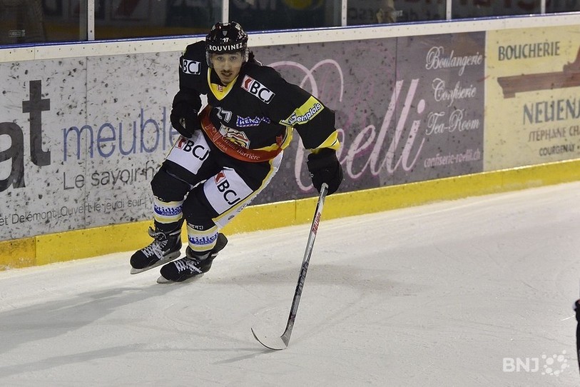 Anthony Staiger a déjà joué 18 matches avec le HC Ajoie au printemps 2016 lors des play-off qui ont conduit le club jurassien au titre (photo : archives).