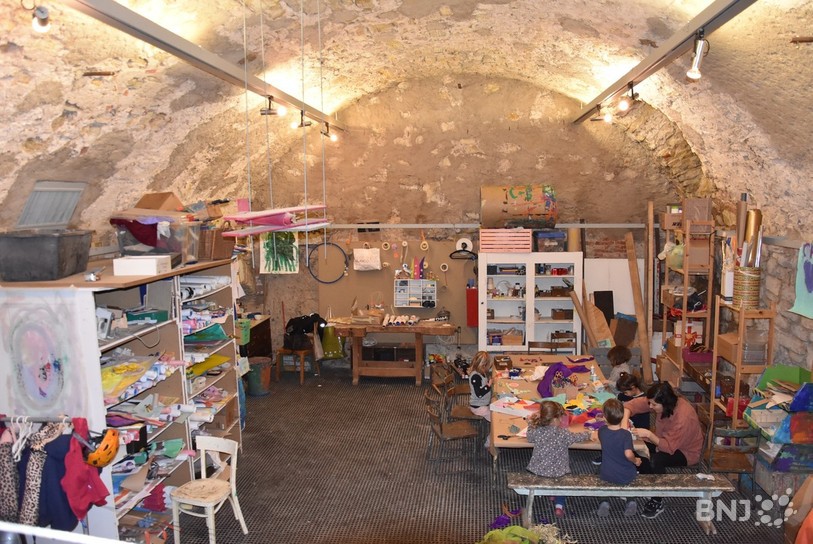 La Maison de la peinture reçoit des enfants trois jours par semaine en vieille ville de Bienne.