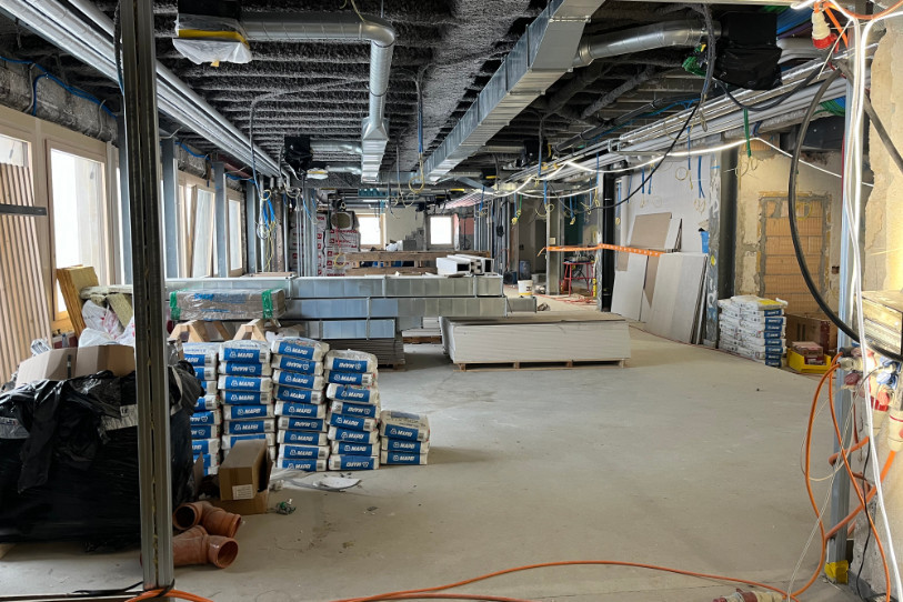 La future salle à manger du restaurant de l'hôtel de La Vue-des-Alpes prend gentiment forme. 