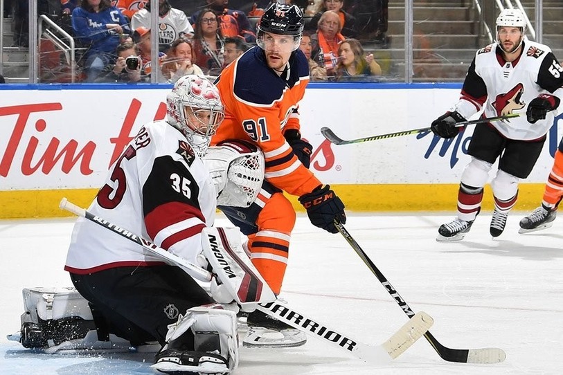 Gaëtan Haas se fait gentiment sa place sur la glace nord-américaine (photo : Twitter Edmonton Oilers).