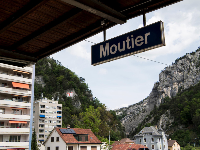 La gare prévôtoise a fait peau neuve. (Photo : Keystone / Jean-Christophe Bott)