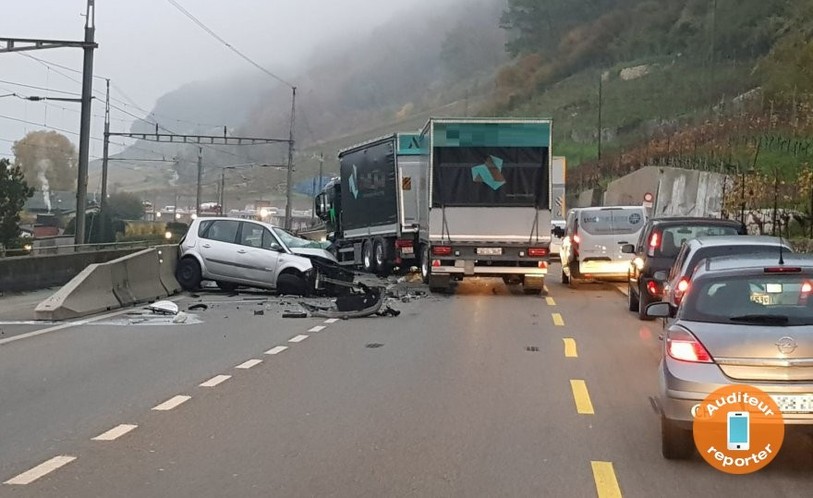La route a été bloquée dans les deux sens jusqu'à 11 heures environ. (Photo: auditeur reporter)