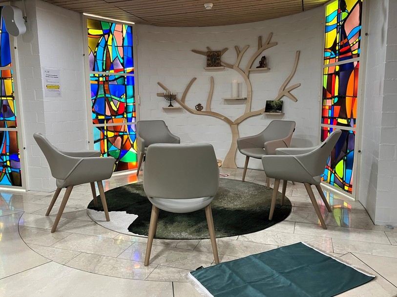 Une salle de recueillement remplace la chapelle sur le site de Delémont de l'Hôpital du Jura.