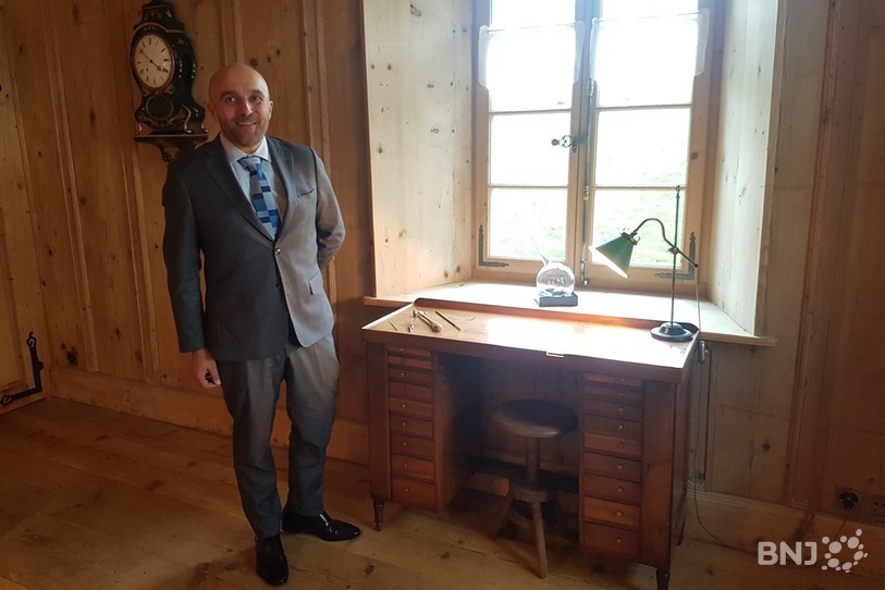 Frédéric Journès a notamment visité la Maison des métiers d'arts de la manufacture Cartier au Crêt-du-Locle.