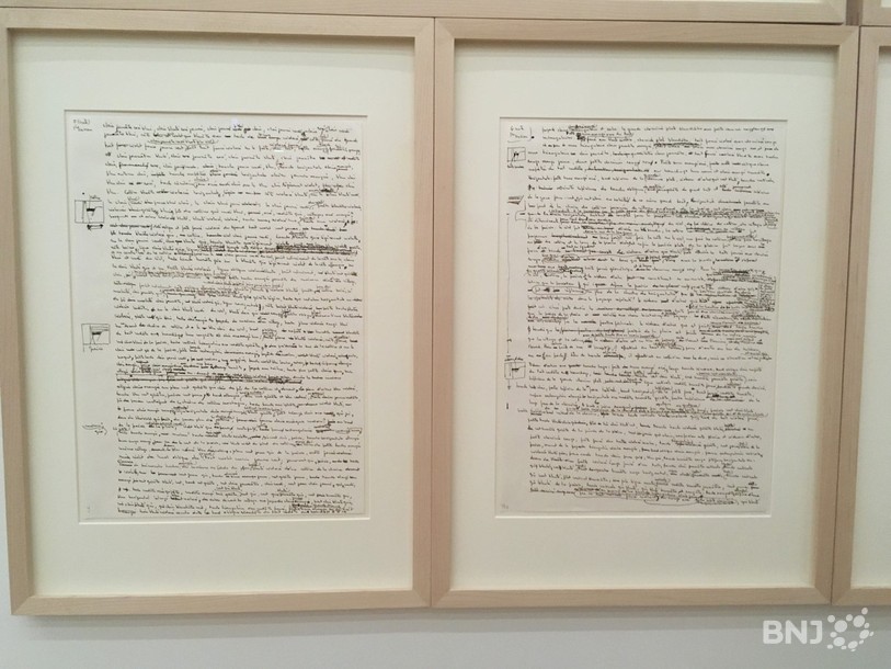 Deux feuilles, sur les 48 qui composent l'étude de la « Maison du pendu », de Paul Cézanne. Rémy Zaugg a fourni un travail détaillé et très précis.