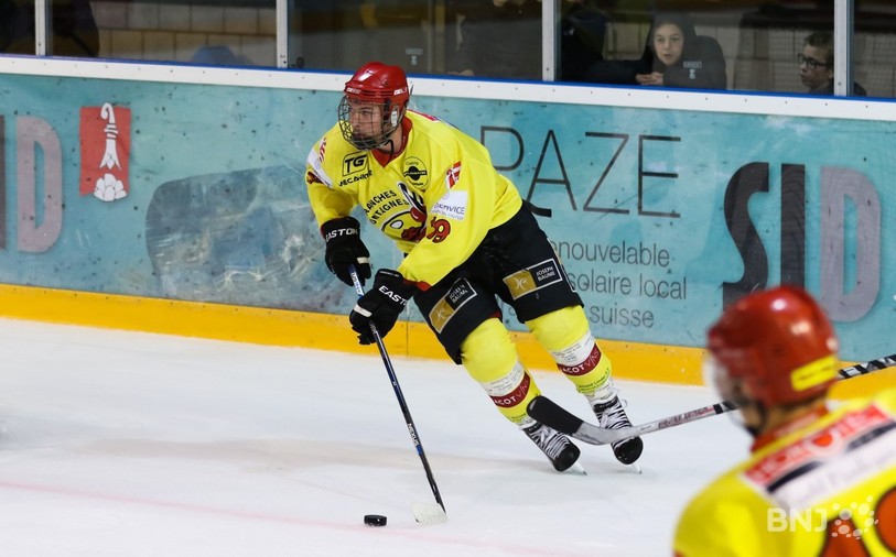 Julien Trolliet-Buchs et le HCFM II ont perdu contre Star Chaux-de-Fonds (photo : archives, Mauricette Schnider).