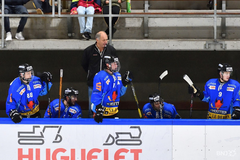 Le HC Moutier de Peter Oppitz a battu la lanterne rouge samedi. (photo : archives Georges Henz)