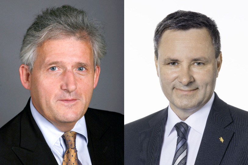 Les nouveaux élus au Conseil des États : le socialiste Hans Stöckli (à gauche) et l'UDC Werner Salzmann (à droite).
