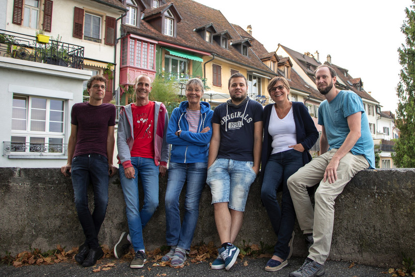 (de gauche à droite) Six des huit membres du comité de l’association Juragai : Christian Haldi, Christophe Chaignat, Nicole Béguin, Damien Siegenthaler, Carine Piquerez et Régis Froidevaux. (Photo : Association Juragai)