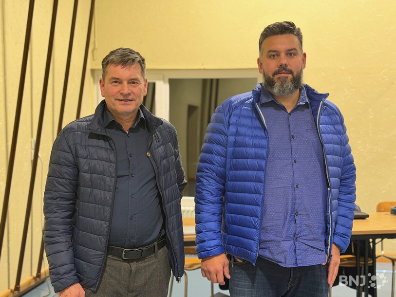 Jean-Paul Lachat (à gauche) a vécu sa dernière assemblée du SIDP mercredi soir. Il passe le témoin à Lionel Maître qui prendra ses fonction de président du SIDP au 1er janvier 2026.