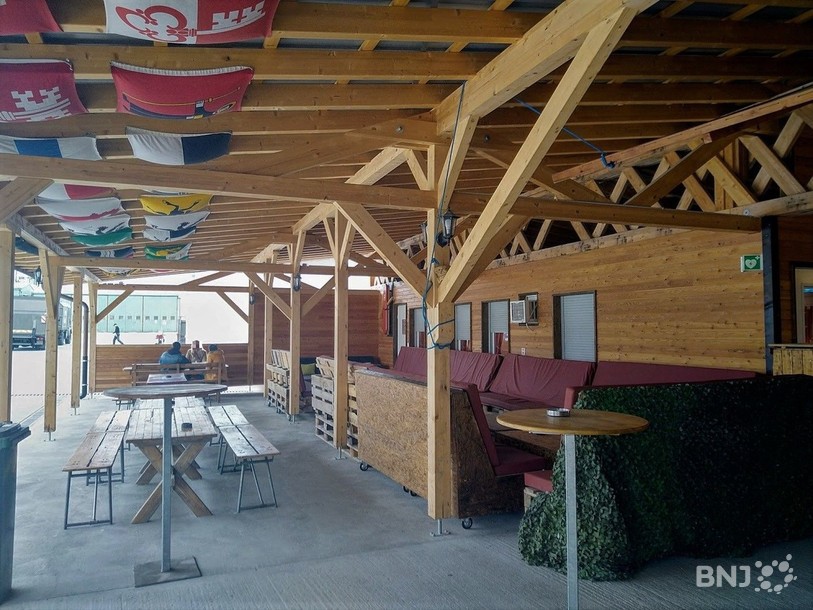 Les Suisses ont bâti au fil du temps ces structures qui comprennent notamment un restaurant.