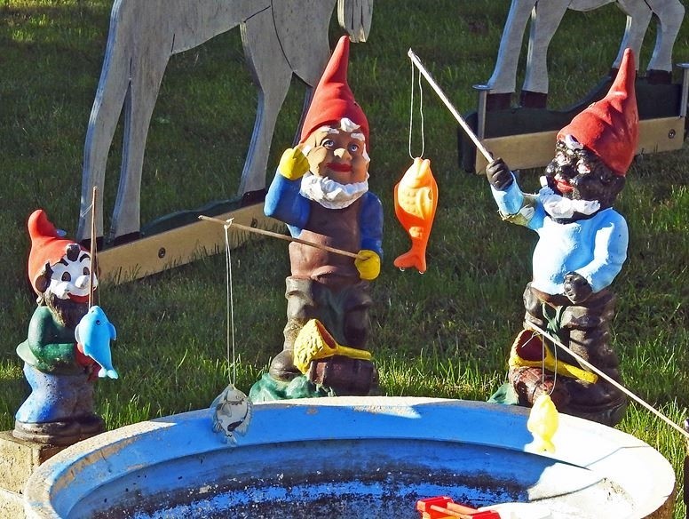 Michel Juillard met notamment en scène des nains de jardi (Photo : Michel Juillard).