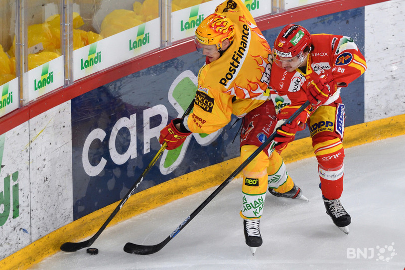 Le duel de buteurs entre Yannick Rathgeb et Harri Pesonen illustre un match qui ne restera pas dans les annales. (Photo : Georges Henz)