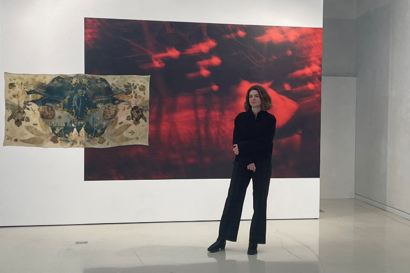 Mélanie Devaud, conservatrice ad intérim du Musée jurassien des Arts, a sélectionné et disposé les œuvres à Moutier. 