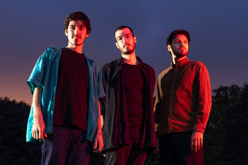 Le trio OKWOK avec Xavier Kaeser, Loïc Baillod et Daniel Hernandez (de gauche à droite) se produira le samedi 13 décembre. (Photo : Patchwork Festival)