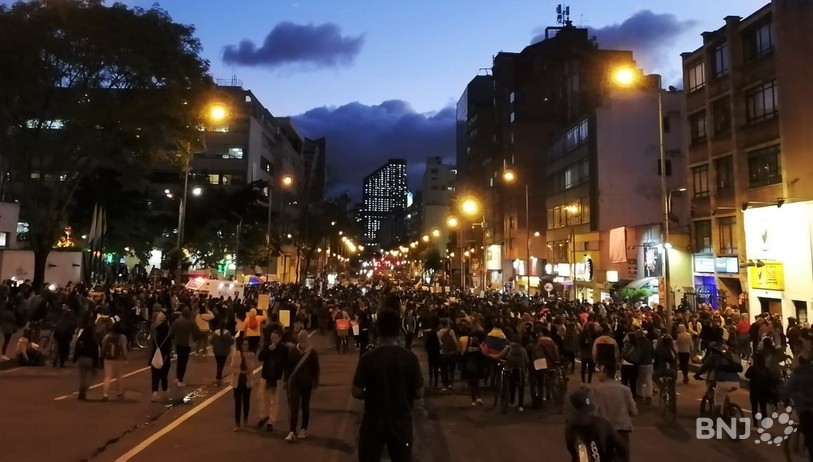 Les manifestants se rassemblent en paix dans les rues de Bogota (Photo: Pablo Rebetez)